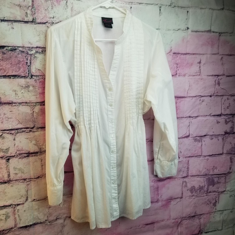 Like New White Torrid Long Sleeve Blouse SZ 1